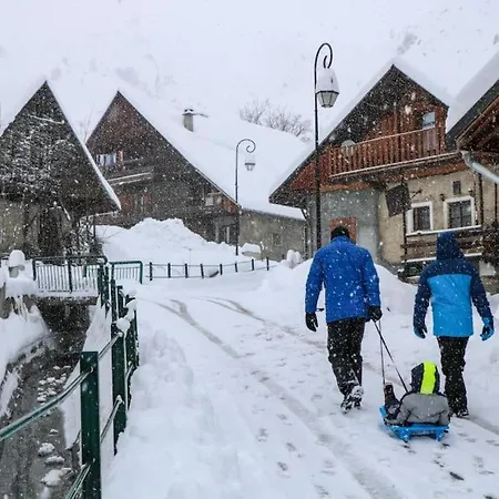 Appart. Lumineux A St-sorlin D'arves شقة